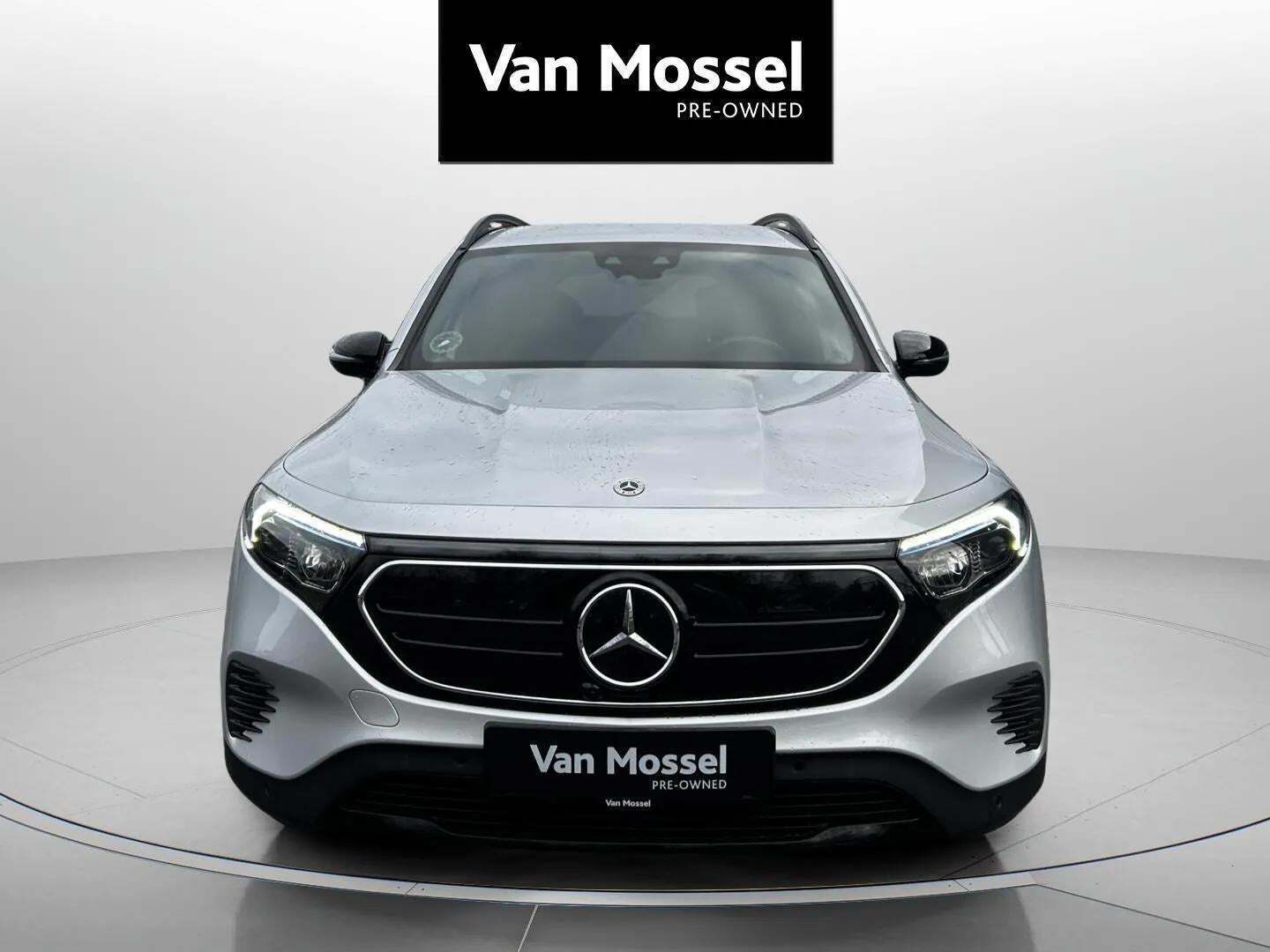 Mercedes EQB250 Electric Art