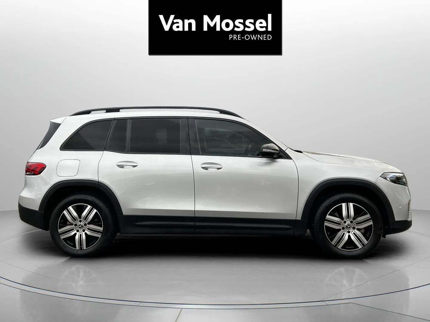 Mercedes EQB250 Electric Art