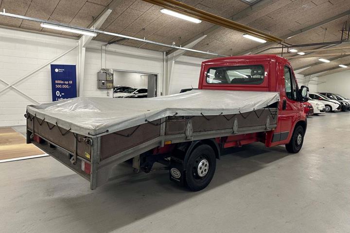 Rød Fiat Ducato 33 fra 2008