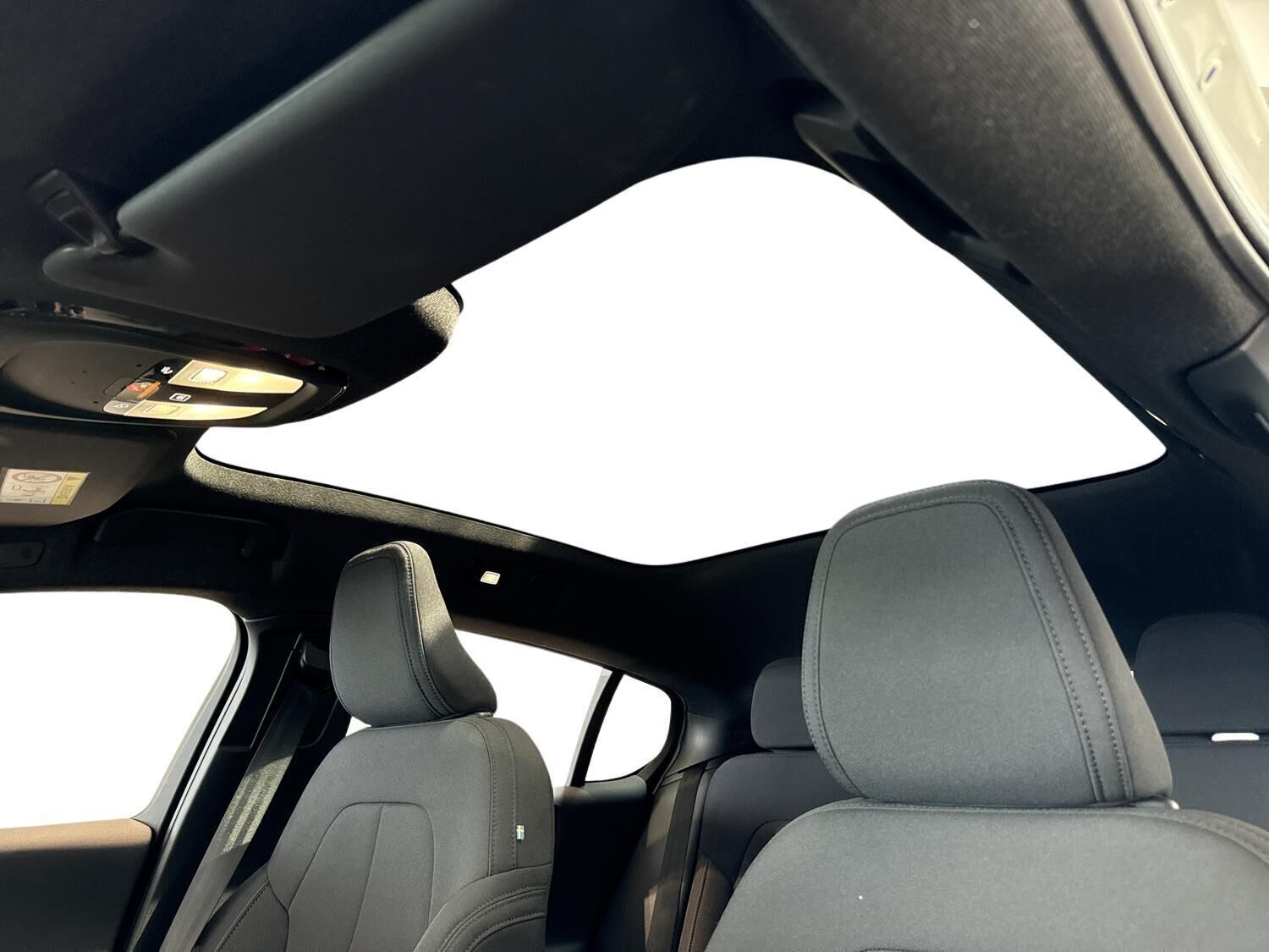 Hvid Volvo EC40 fra 2024