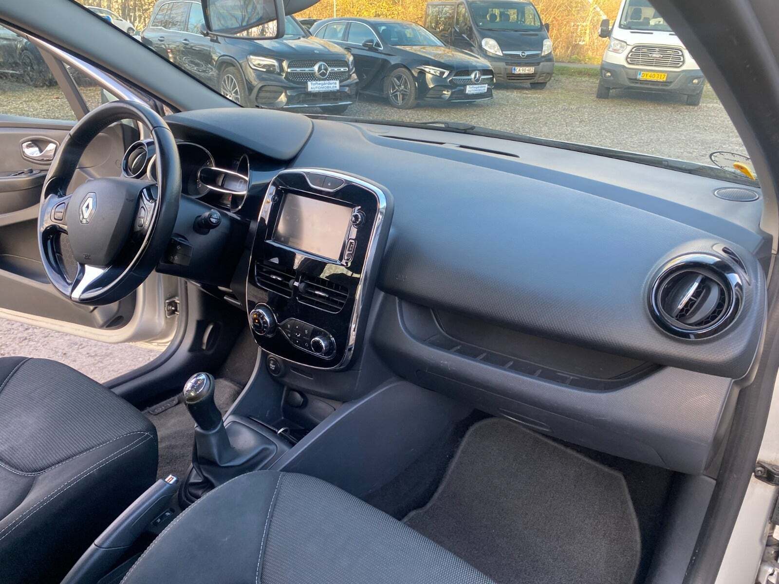 Sølv Renault Clio IV fra 2013