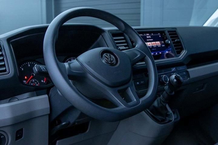 Hvid VW Crafter 35 fra 2024