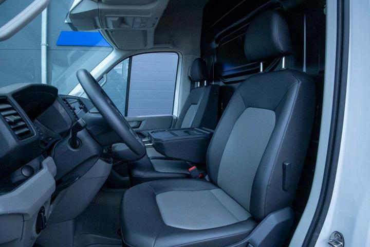 Hvid VW Crafter 35 fra 2024