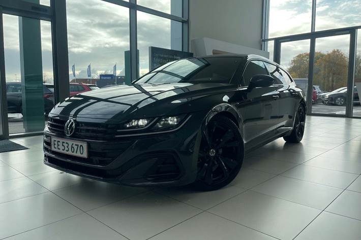 Grå VW Arteon fra 2022 set udefra