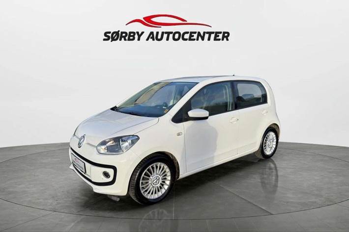 Hvid VW UP! fra 2013 set udefra