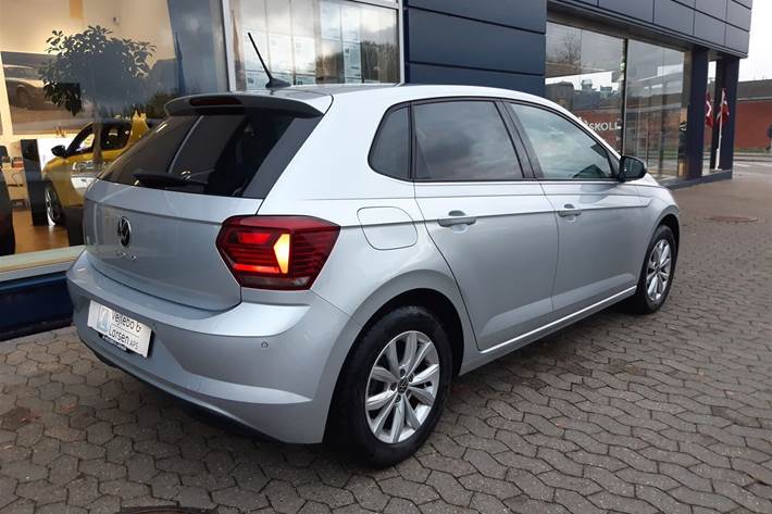 Sølv VW Polo fra 2021