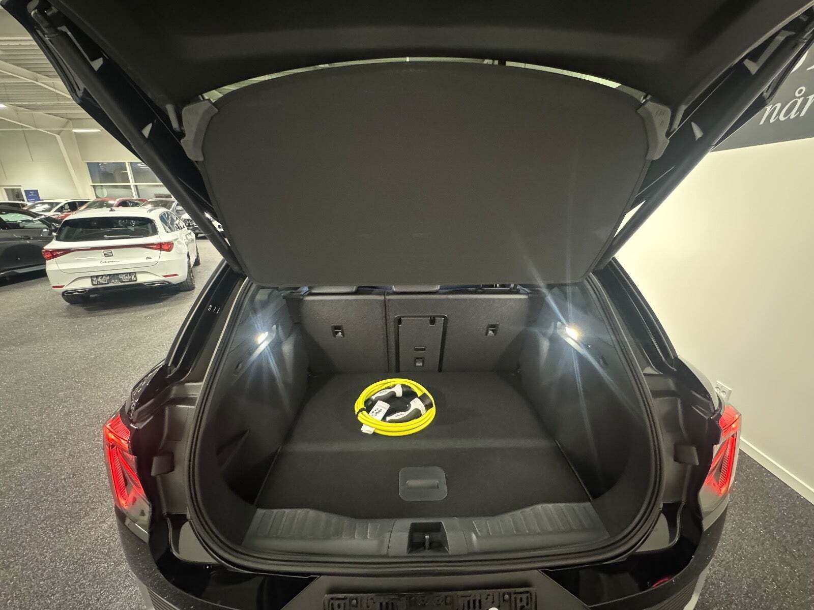 Ford Explorer 82 Select Extended Range