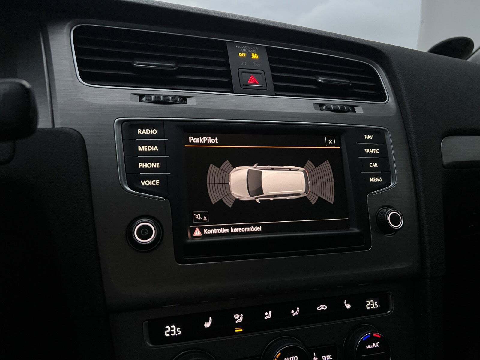 Sort VW Golf VII fra 2016