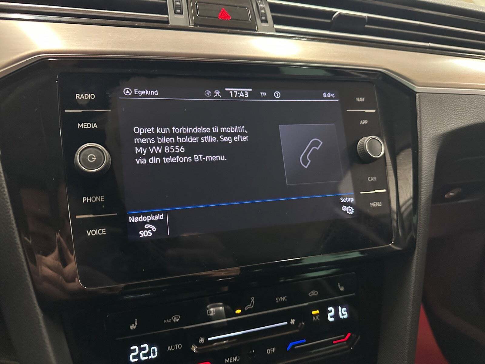 Grå VW Passat fra 2022