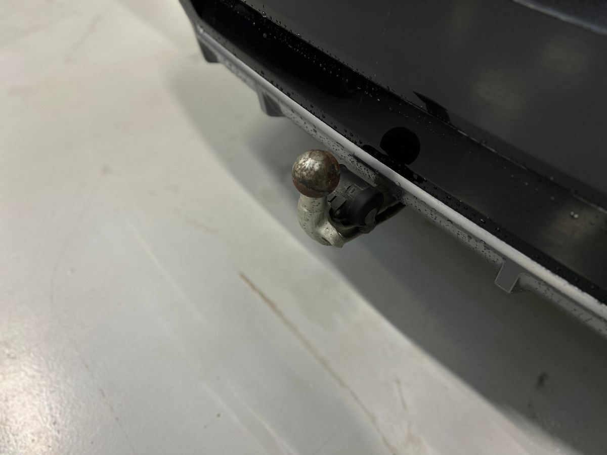 Grå BMW iX3 fra 2022