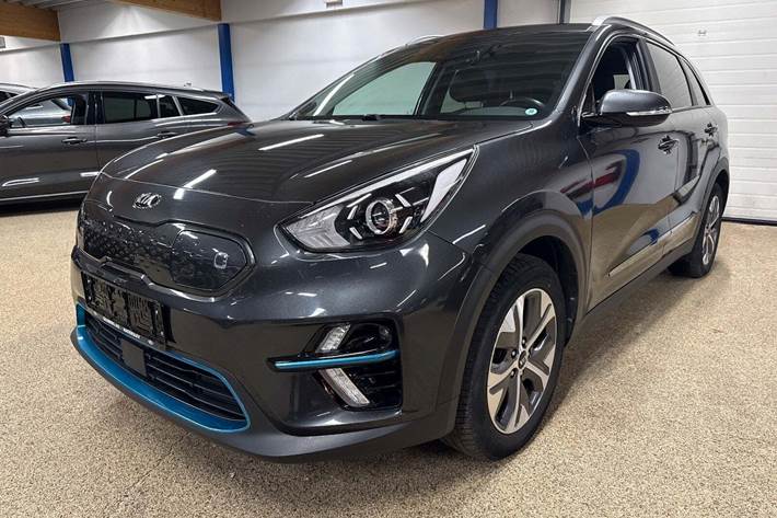 Grå Kia e-Niro fra 2021 set udefra