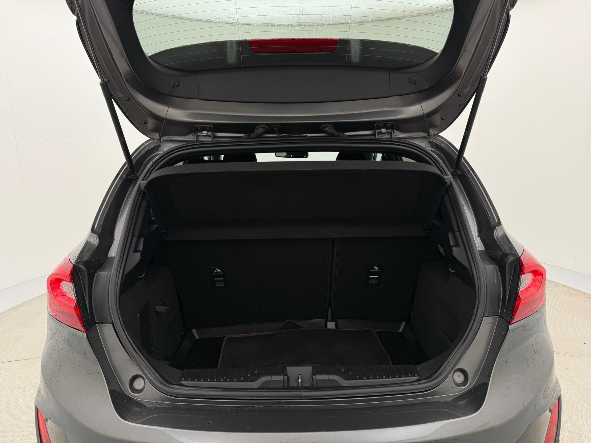 Grå Ford Fiesta fra 2019