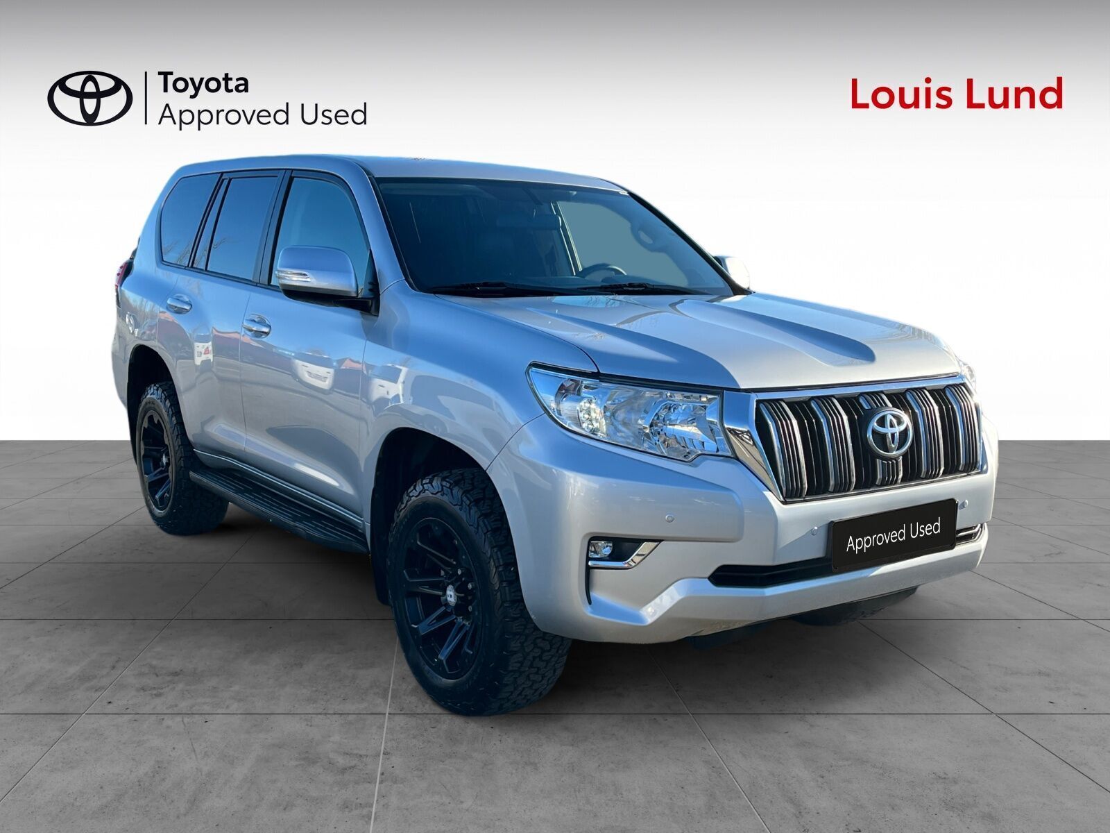 Sølv Toyota Land Cruiser fra 2019