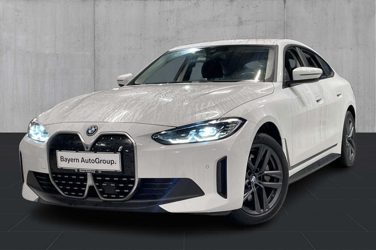 BMW i4 eDrive40 Charged