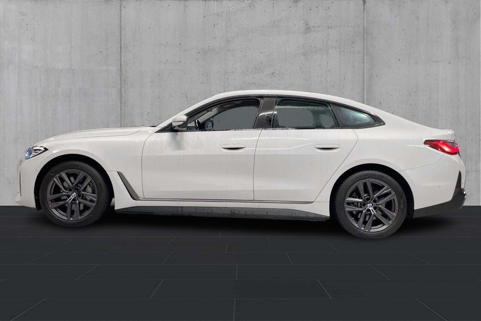 BMW i4 eDrive40 Charged