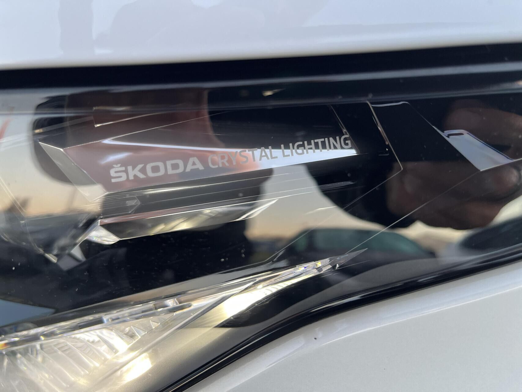 Hvid Skoda Enyaq fra 2022