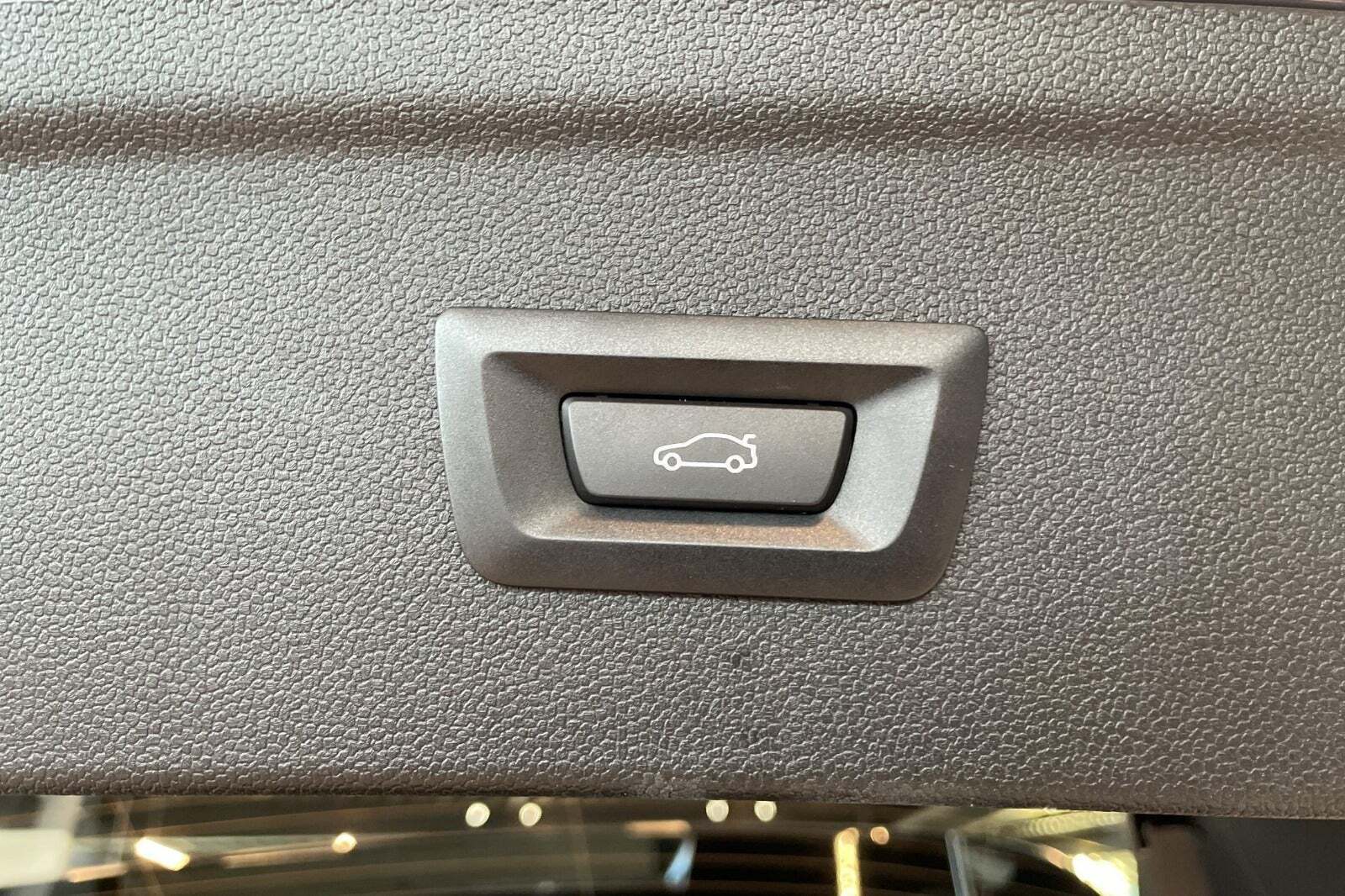 Grå BMW iX fra 2026