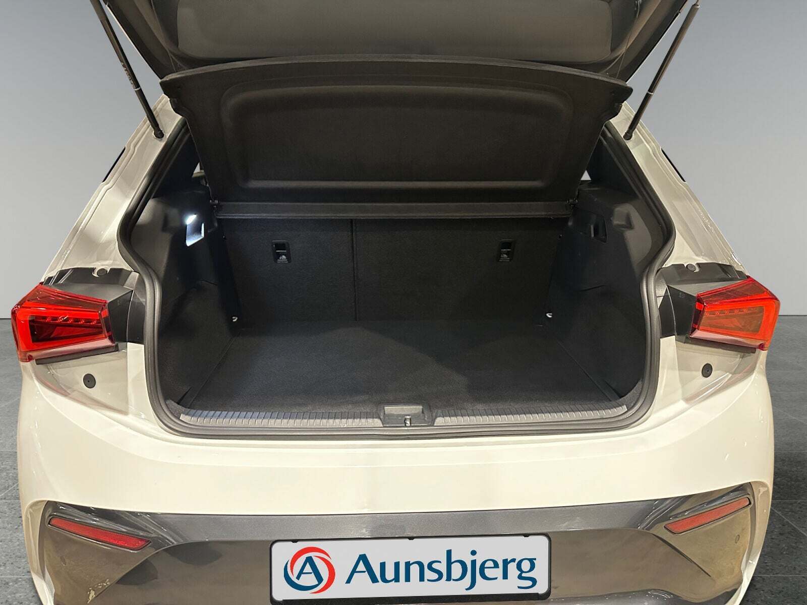 Hvid Cupra Born fra 2023