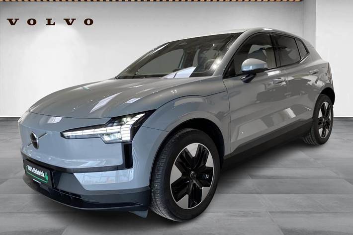 Grå Volvo EX30 fra 2025 set udefra