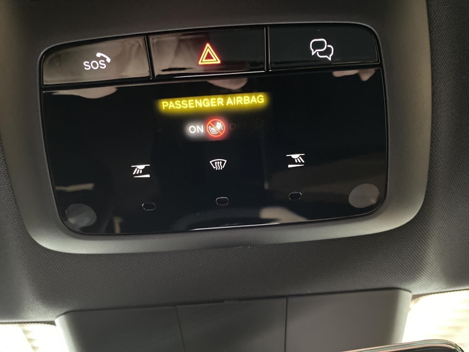 Grå Volvo EX30 fra 2025