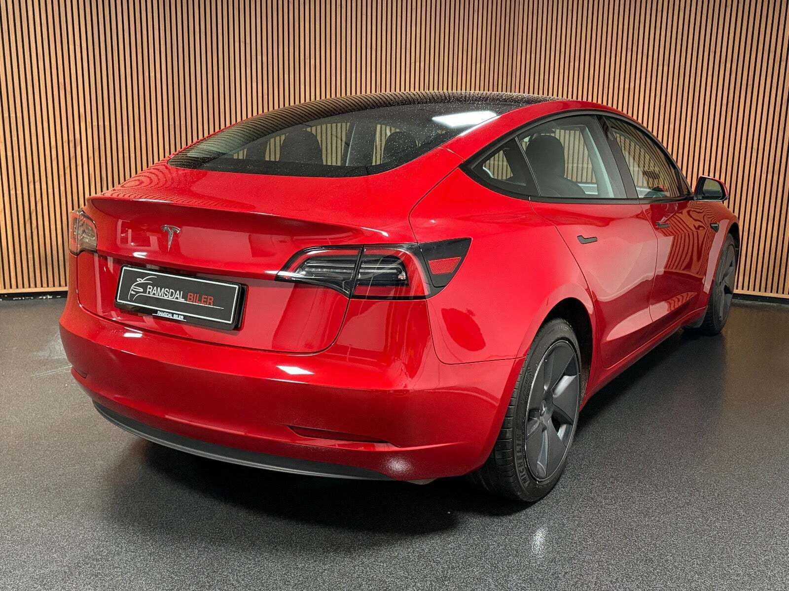 Tesla Model 3 RWD