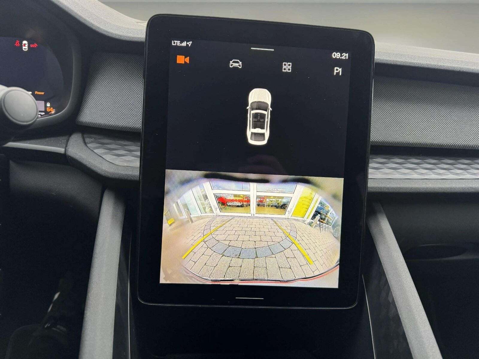 Hvid Polestar 2 fra 2023