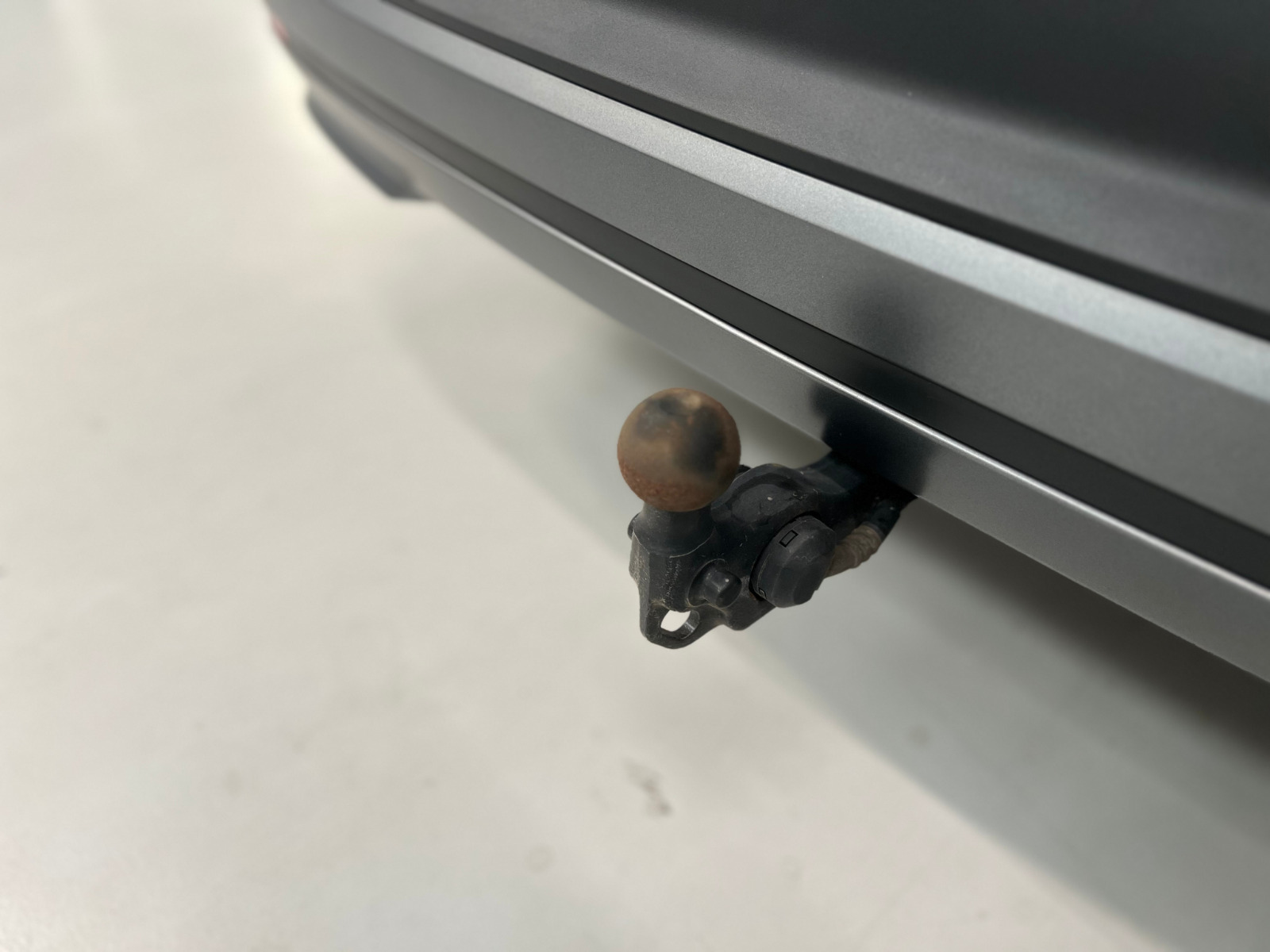 Grå VW ID.4 fra 2021