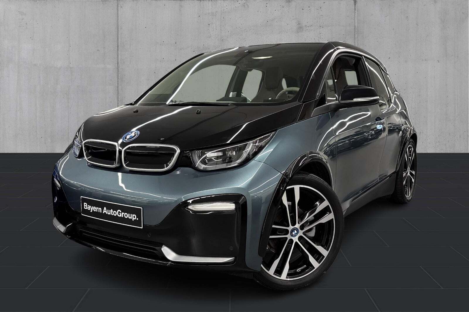 Grå BMW i3s fra 2021 set udefra