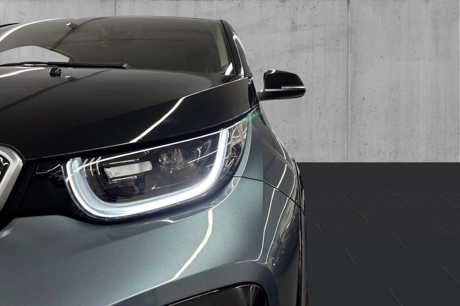 Grå BMW i3s fra 2021