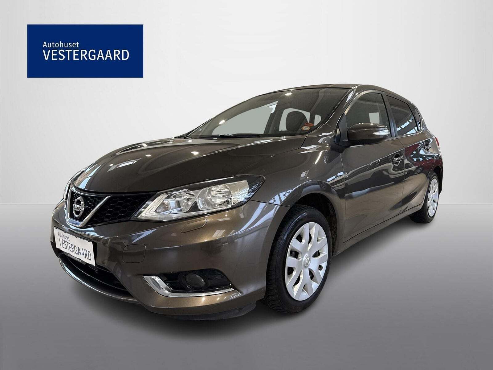 Brun Nissan Pulsar fra 2016 set udefra