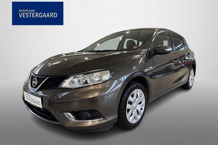 Brun Nissan Pulsar fra 2016 set udefra