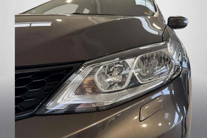 Brun Nissan Pulsar fra 2016