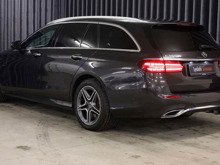 Mercedes E300 de 2,0 AMG Line stc. aut.