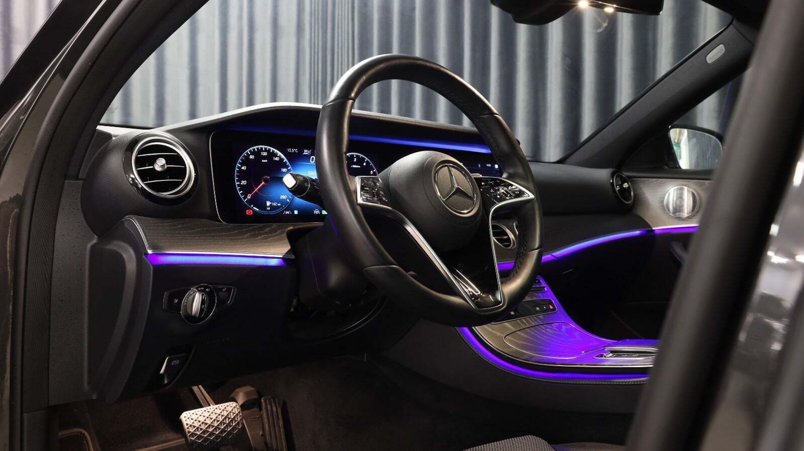 Mercedes E300 de 2,0 AMG Line stc. aut.