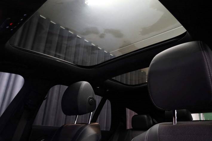 Grå Mercedes E300 de fra 2020