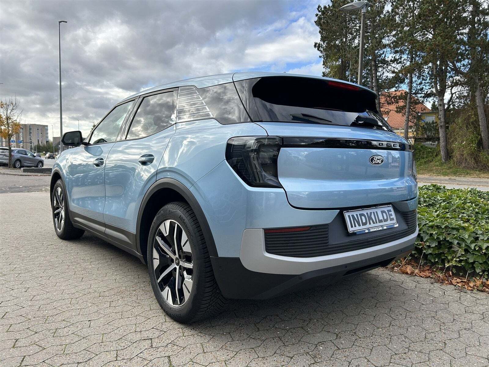 Ford Explorer 82 Select Extended Range