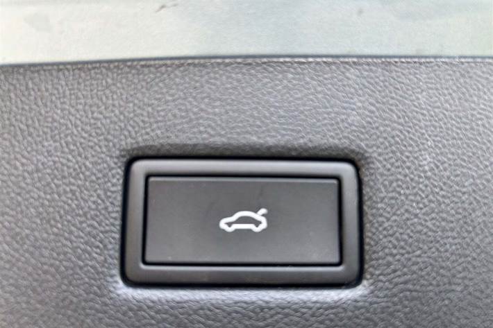 Blå Ford Explorer fra 2024