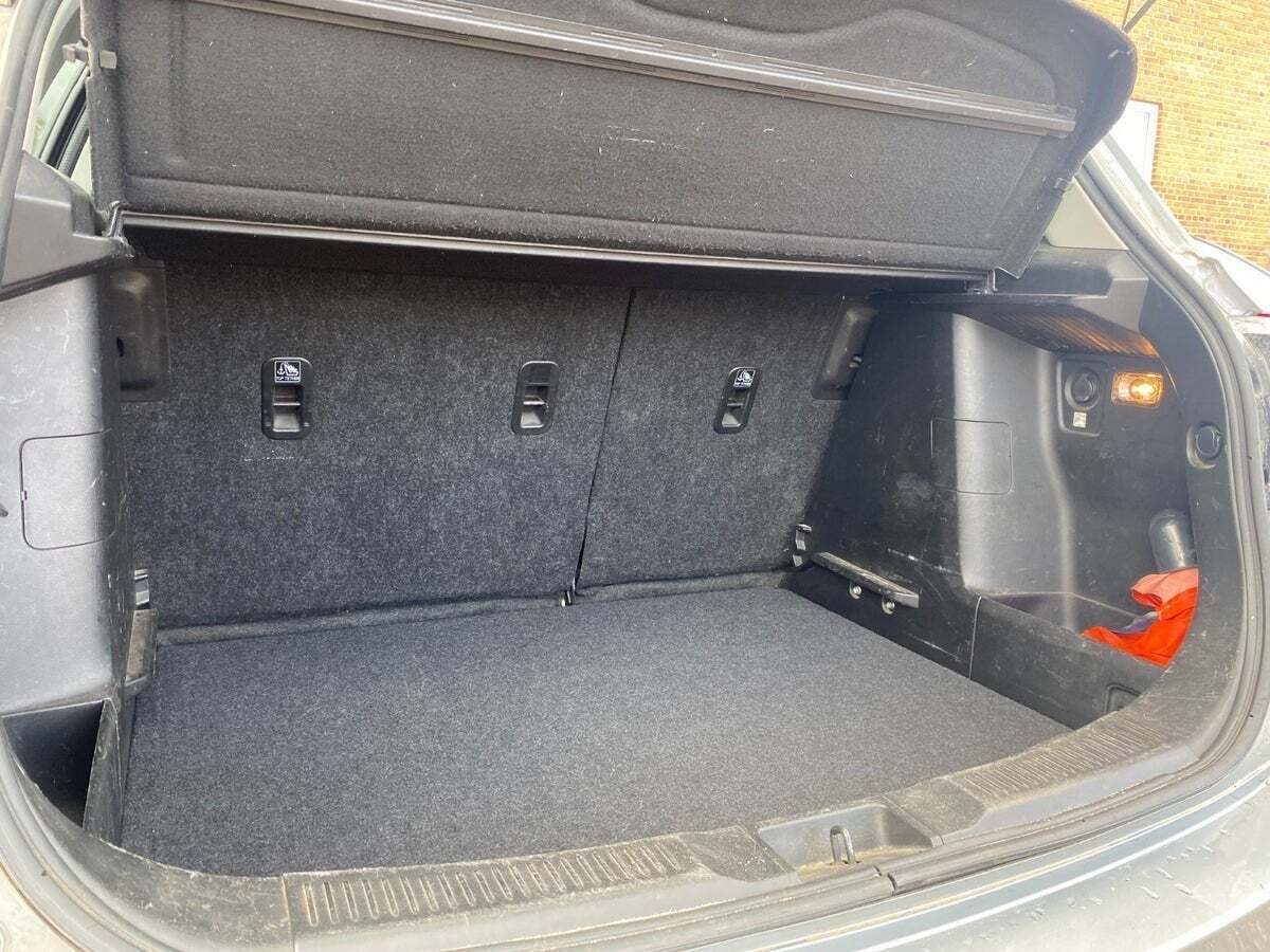 Grå Suzuki S-Cross fra 2014