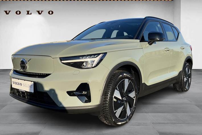 Grøn Volvo XC40 fra 2023 set udefra