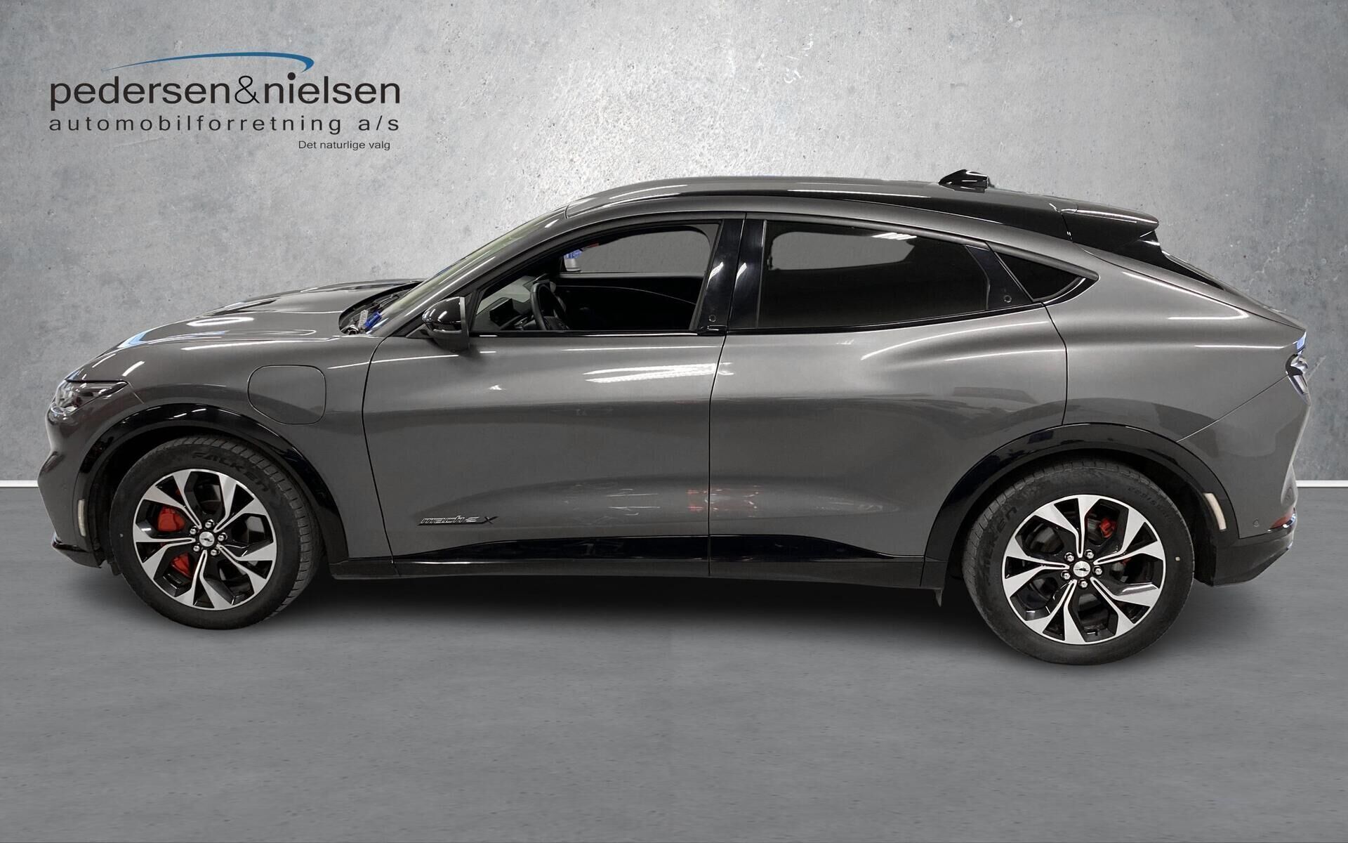 Ford Mustang Mach-E EL UR Premium 294HK 5d Aut.