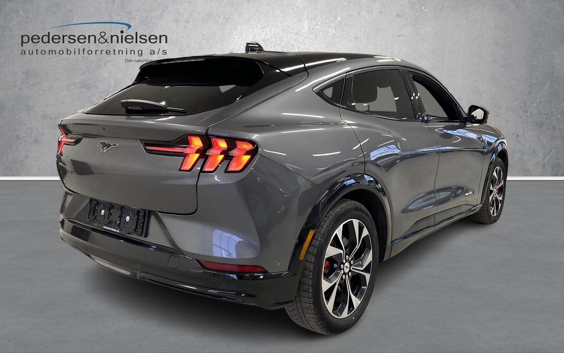 Ford Mustang Mach-E EL UR Premium 294HK 5d Aut.