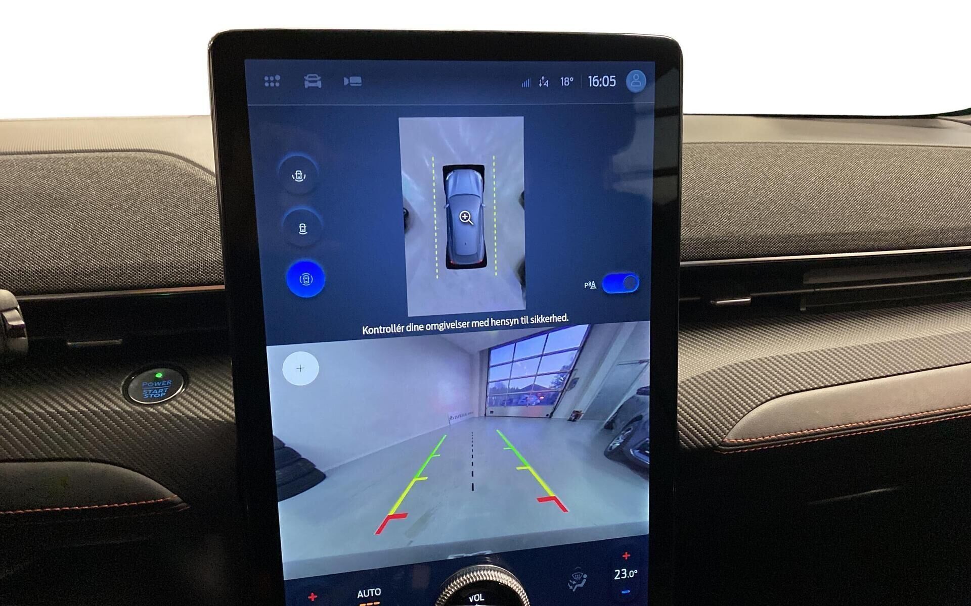 Grå Ford Mustang Mach-E fra 2024