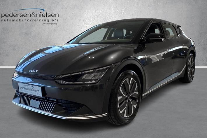 Grå Kia EV6 fra 2025 set udefra