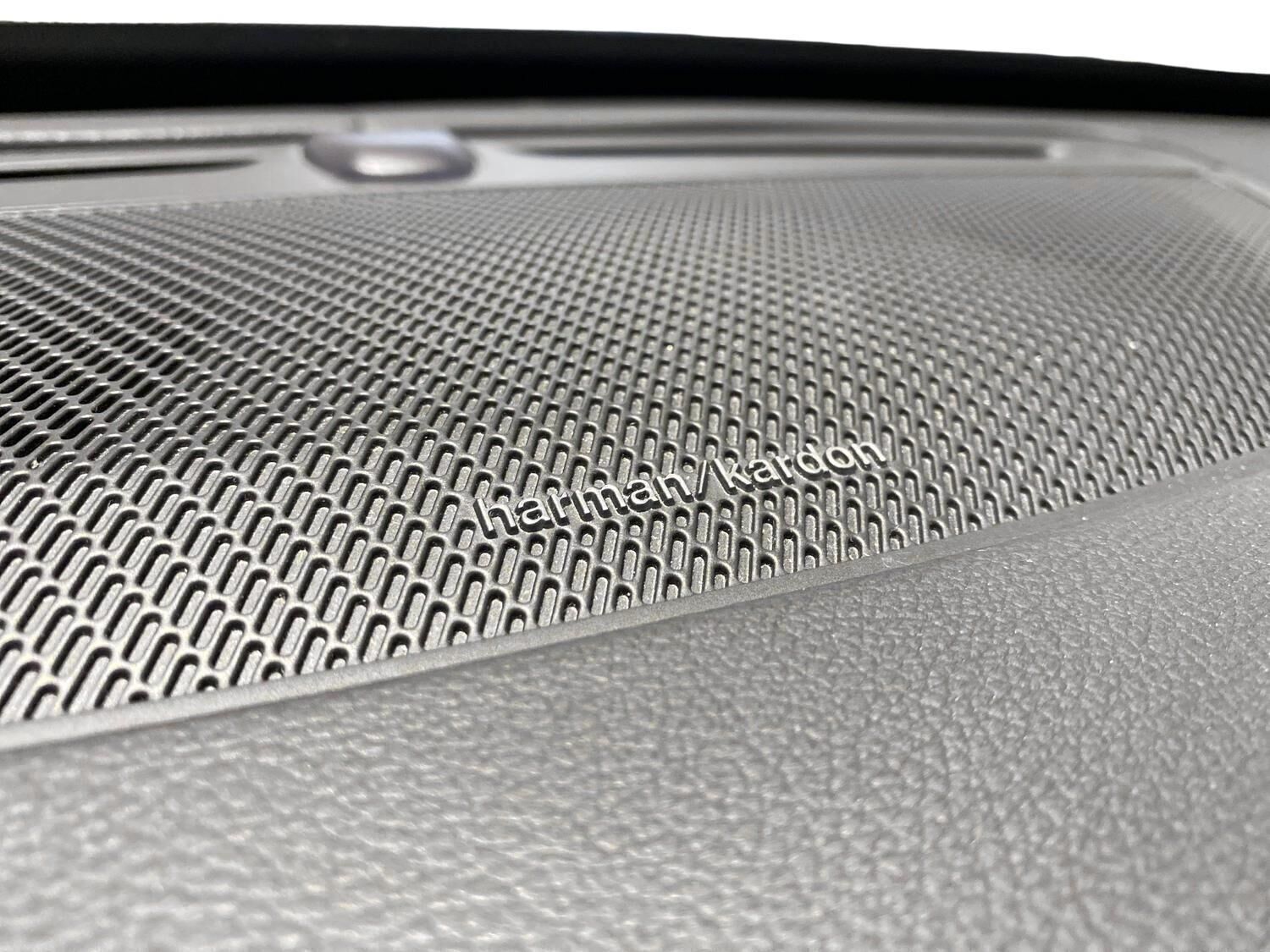 Grå Volvo XC90 fra 2022