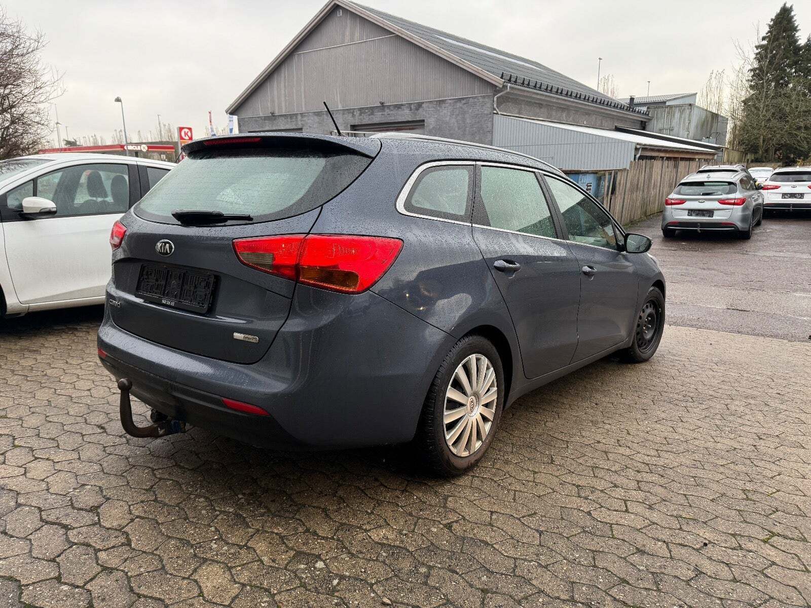 Blå Kia Ceed fra 2016