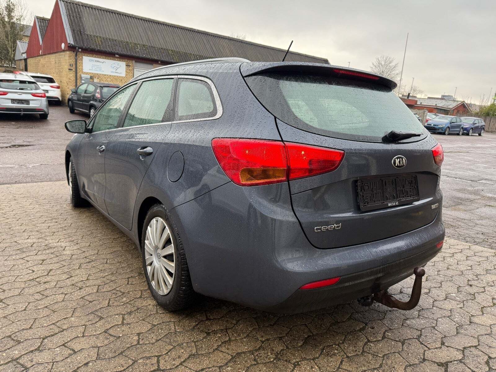 Blå Kia Ceed fra 2016