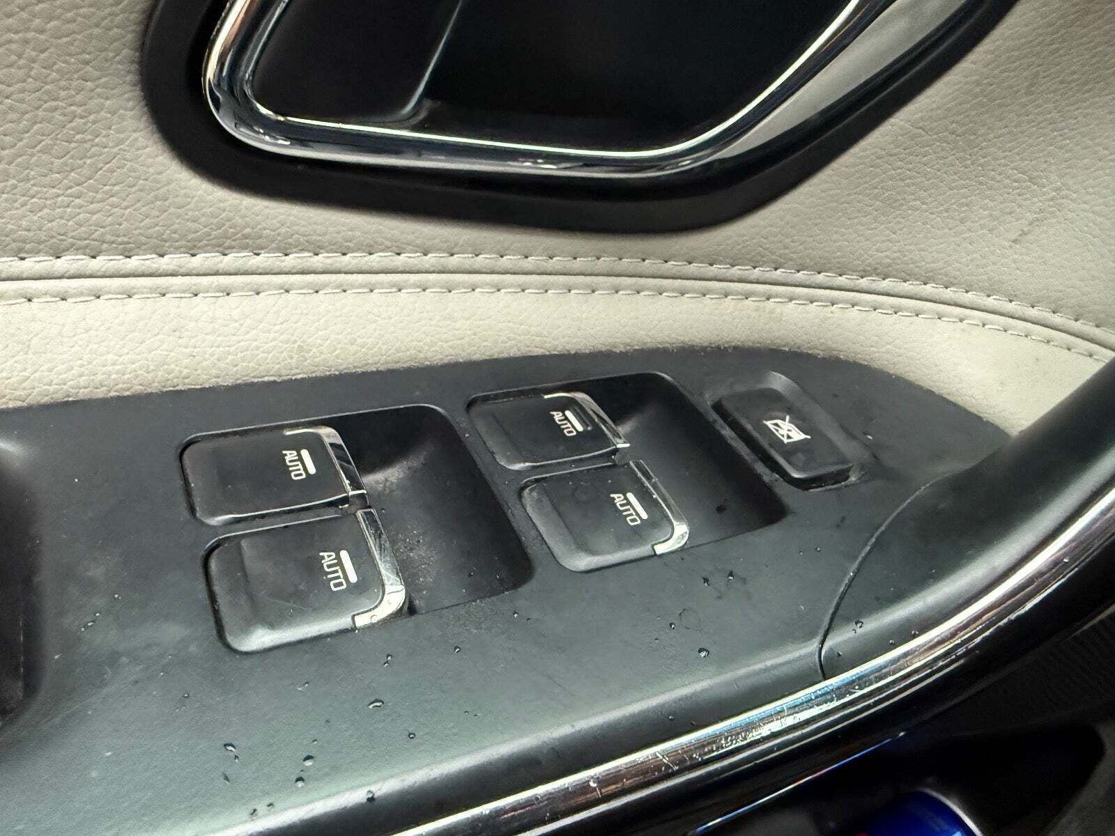 Blå Kia Ceed fra 2016