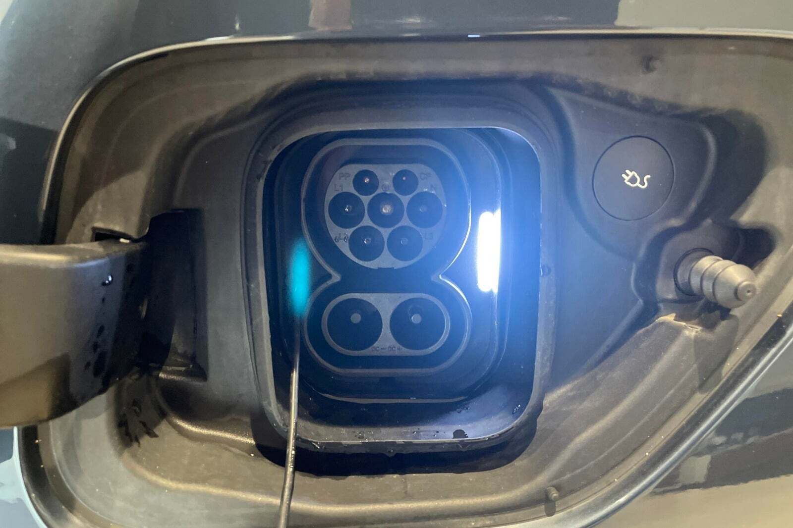 Blå Polestar 2 fra 2022