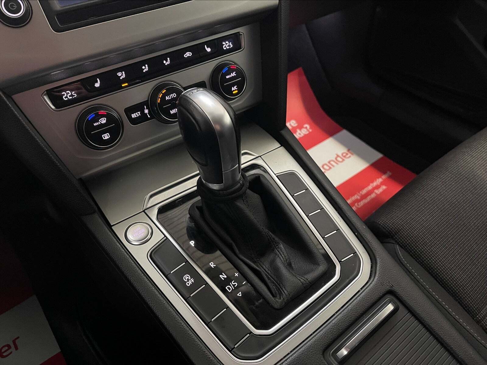 Sort VW Passat fra 2016