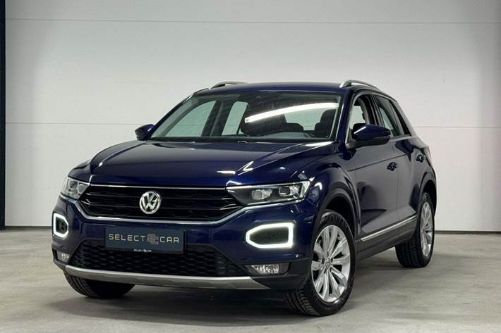 Blå VW T-Roc fra 2019 set udefra